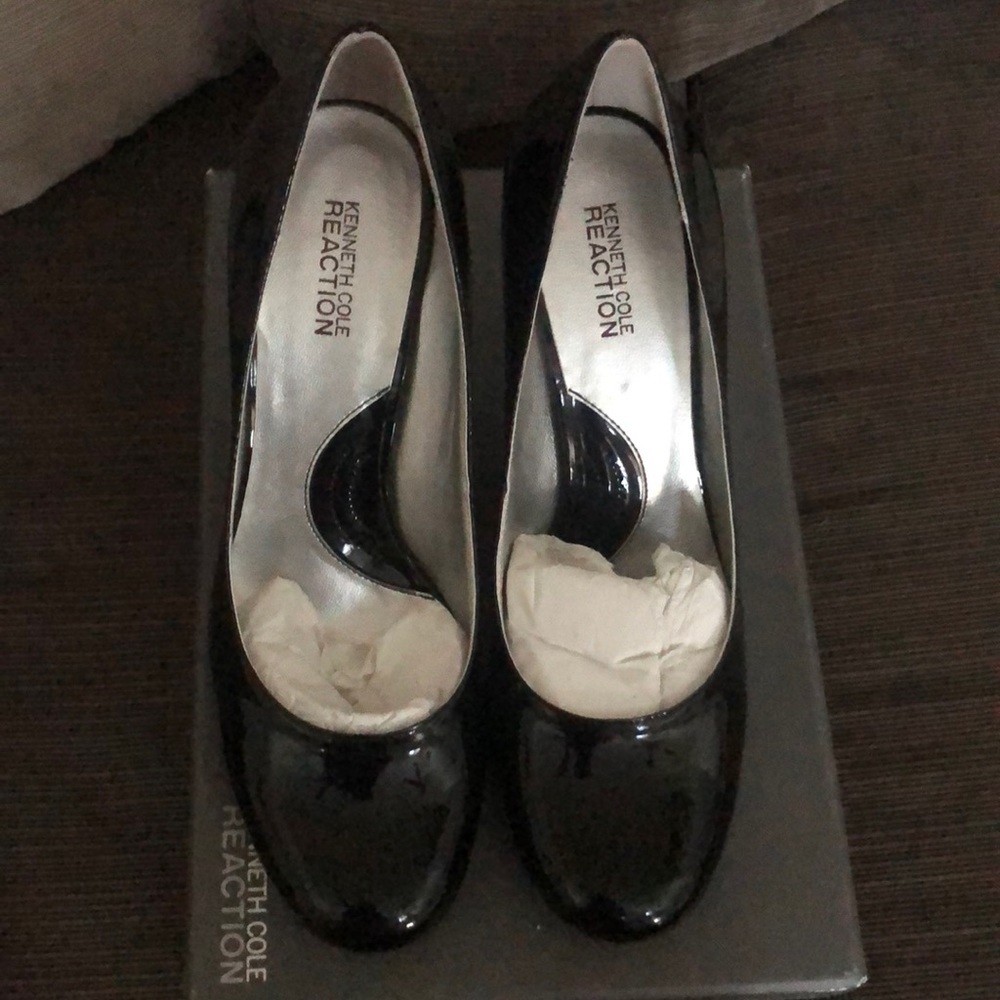 Kenneth Cole Reaction patent leather heels